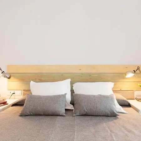 Beautiful 4bd 4ba In Eixample District