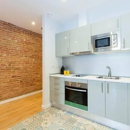 Beautiful 4bd 4ba In Eixample District Barcelone
